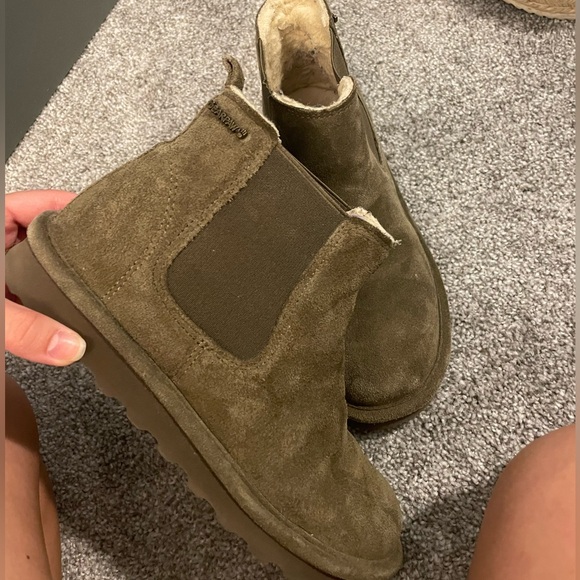 Fuzzy Short Bearpaw boots! (UGG duuuppe!) - Picture 1 of 4